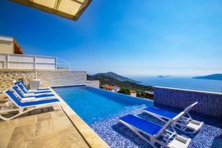 Villa Retro – Lüks & Konforlu Tatil Deneyimi