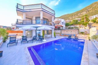 Villa Samira-4 – Kalkan Kızıltaş Bölgesinde Lüks ve Konforlu Tatil