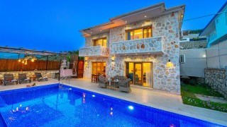 Villa Jet – Doğa İçinde Muhafazakar Balayı Villası