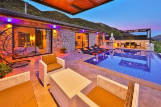 Villa Tanç – Kalkan Sarıbelen’de Doğa ile İç İçe Lüks Tatil