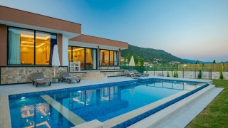 Villa Ernez – Kalkan Sarıbelen’de Doğa İle İç İçe Lüks Tatil