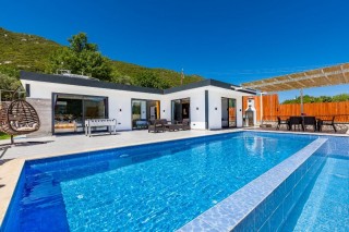 Villa Lidya – Kalkan Sarıbelen’de Doğa ile İç İçe Tatil