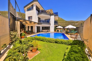 Villa Pınar Kördere – Kalkan’da Doğa İle İç İçe Lüks Kaçamak