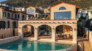 Villa Thalia – Kalkan’da Mitolojik Esinli Lüks Tatil Deneyimi