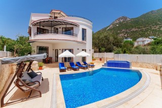 Villa Erel – Kalkan Merkez’de Lüks ve Konforlu Bir Tatil