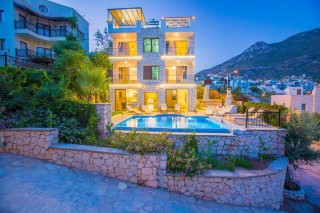 Villa Amore Ortaalan – Kalkan’ın Kalbinde Taş Mimari ve Modern 