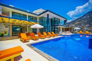 Villa Unlimited – Kalkan’ın Büyüleyici Manzaralı Lüks Konaklama